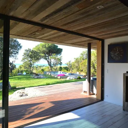 アパートホテル Les Lofts De Palombaggia